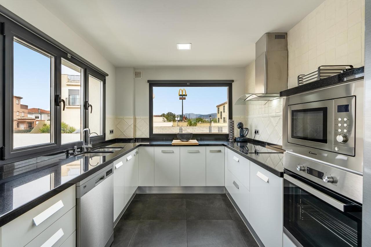 Villa Valeria Las Gabias Екстериор снимка