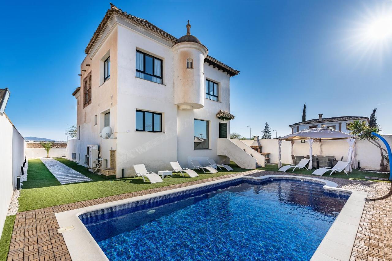 Villa Valeria Las Gabias Екстериор снимка