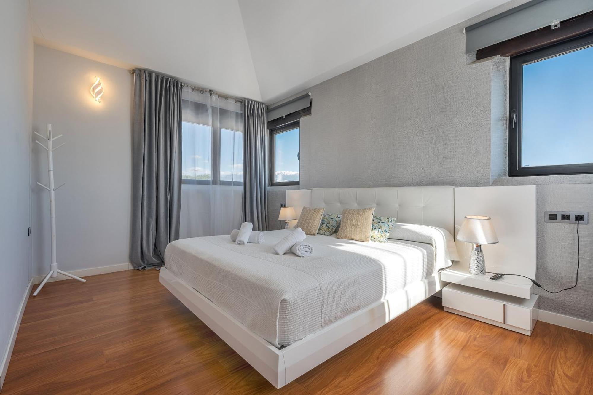 Villa Valeria Las Gabias Екстериор снимка